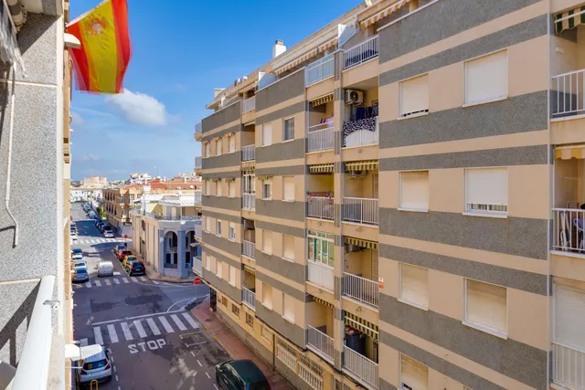 Apartamento de 1 dormitorio con orientación este en el centro de Torrevieja!!! — 14