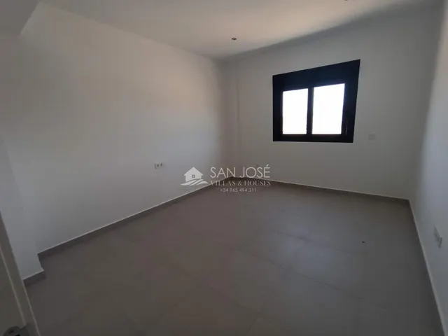 Se vende Villa con piscina en Cañada de la Leña — 20