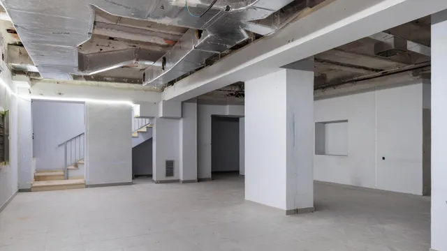 Local comercial 333m² en alquiler - Eixample — 16