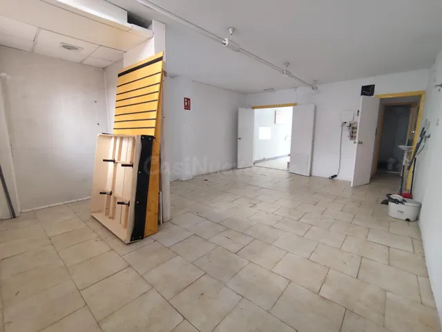 Local comercial en alquiler en Maracena - metro en la puerta - 70 m2 — 9