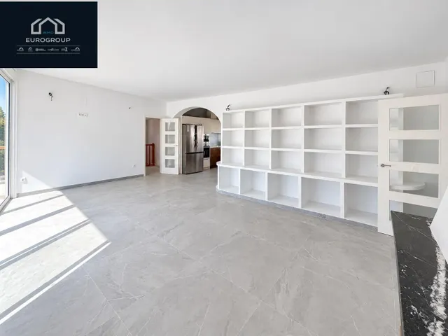 ESPECTACULAR VILLA CON 5 DORMITORIOS Y 4 BAÑOS, 450 M2 Y 3600 M2 DE PARCELA EN BENIDORM — 11