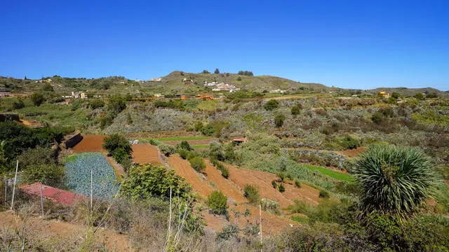 CASA REFORMADA CON AMPLIO TERRENO EN LA SOLANA, SAN MATEO — 35
