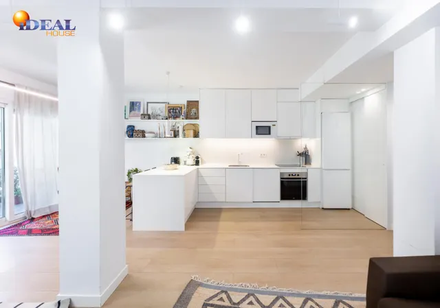 *  EXCLUSIVA VIVIENDA REFORMADA EN PLAZA MARIANA PINEDA — 11