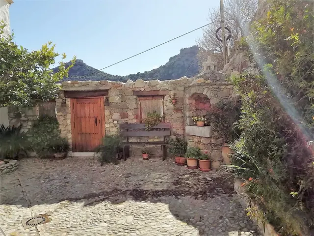 VENTA CASA CON PATIO EN VILLALUENGA DEL ROSARIO — 6