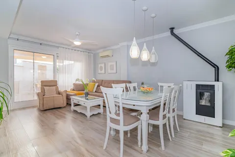 Magnífica Casa en Peligros (Granada) – Lista para Entrar a Vivir