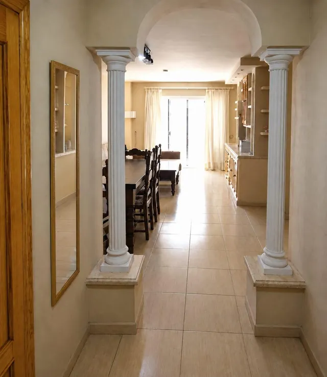 PISO DE 110 M2 CON TRES DORMITORIOS DOBLES Y TERRAZA EN EL CENTRO DE SAN PEDRO DE ALCÁNTARA — 7
