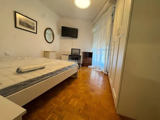 Amplias habitaciones en Alquiler en Piso en la Zona de La Pl - foto 5