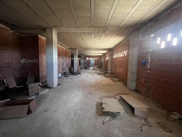 Local comercial diáfano en zona Campo de Fútbol de Elche. — 2
