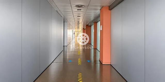 Exclusiva nave industrial tipo c con edificio corporativo junto a zona franca y fira de Barcelona. — 32
