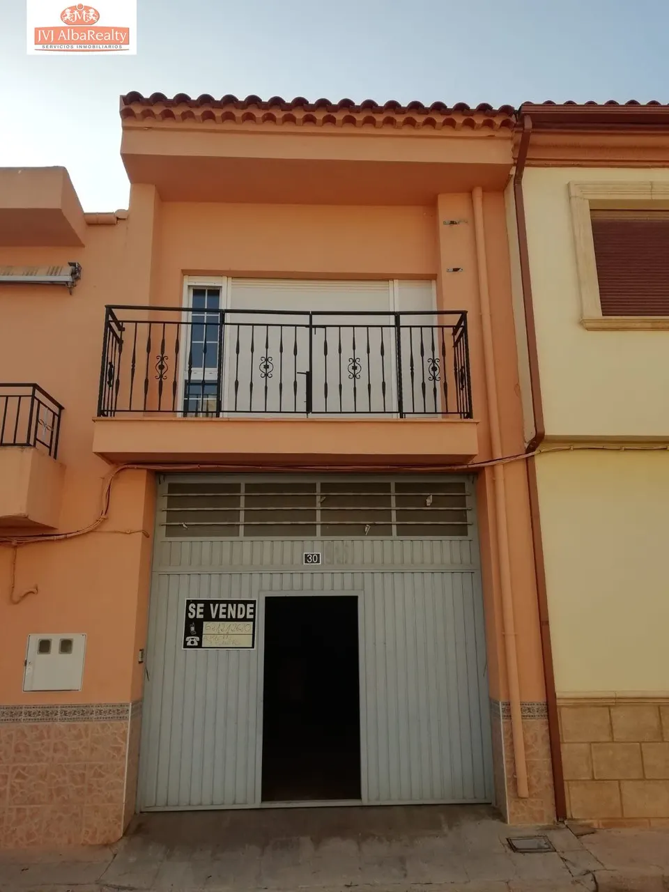 EXTRAORDINARIO LOCAL EN VENTA EN MADRIGUERAS PREPARADO PARA EDIFICAR VIVIENDA