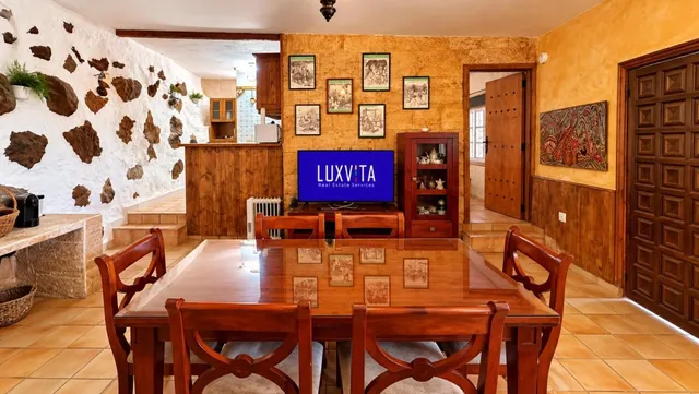 Finca exclusiva en Vilaflor · 2 viviendas, viñedo, bodega y piscina — 23