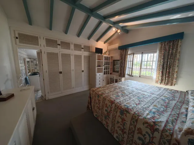 Magnifica villa situado en Fuengirola, en la zona Sohail. — 40
