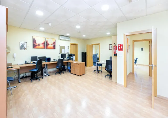 SE VENDE  Nave Industrial en Dúrcal con Instalaciones Completas y Cámara Frigorífica — 10
