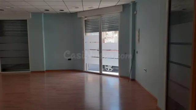 Se vende local comercial en Petrer — 2