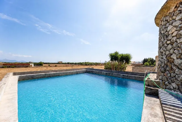 Finca rústica con pozo, luz GESA y proyecto con piscina
