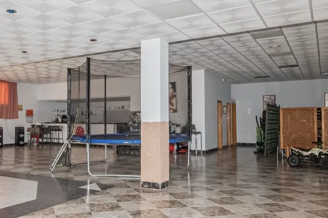 Local comercial 300m² en venta - South of spain — 13