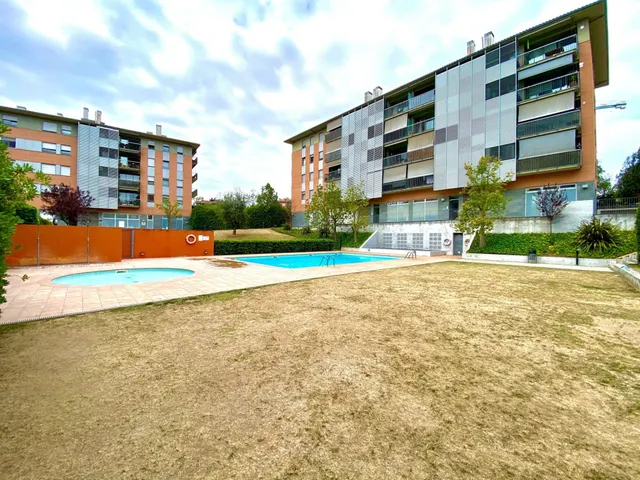 Piso en Venta Exterior con Piscina Comunitaria e Inquilino — 8