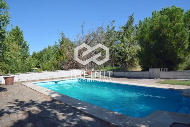 Un lujo diferente: privacidad, naturaleza y piscina sin renu - foto 5