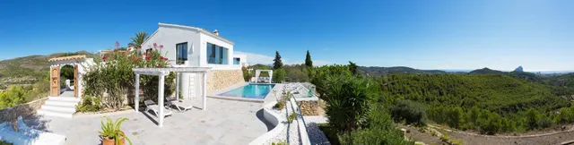 Villa Bernia. Un paraíso en la montaña con vistas al mar en  - foto 3