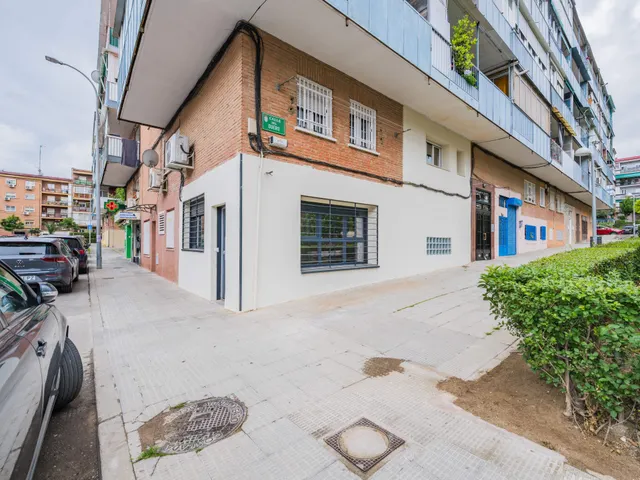 LUMINOSA VIVIENDA A ESTRENAR DE DOS PLANTAS EN COSLADA — 35