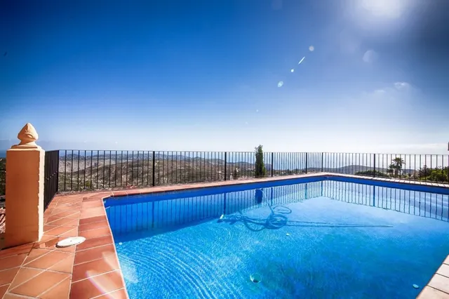 VILLA AUTÉNTICA ESPAÑOLA CON IMPRESIONANTE VISTA PANORÁMICA AL MAR — 2