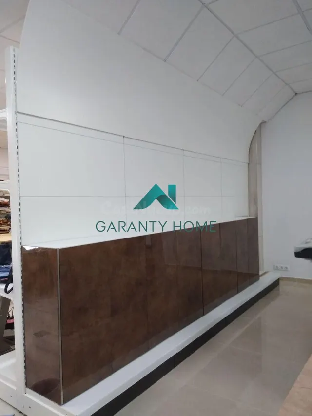 Local Comercial en venta en Playa de la Fontanilla, Marbella - foto 3
