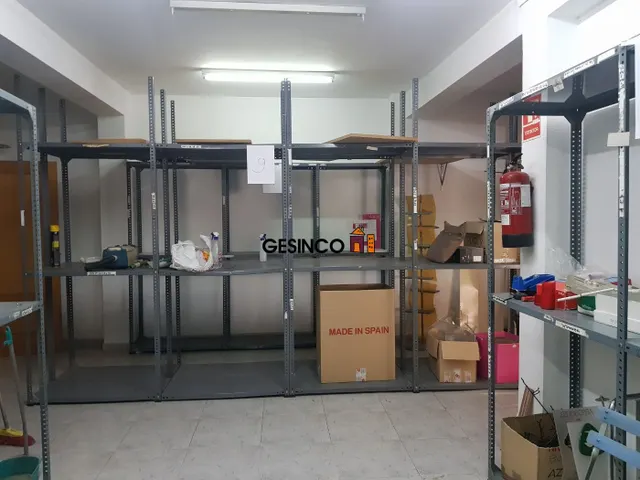 CHAFLÁN CON GRANDES ESCAPARATES EN VENTA O ALQUILER — 5