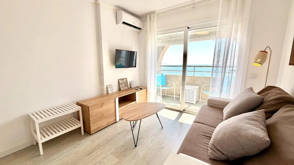 .ESTUDIO CON VISTAS AL MAR EN EMPURIABRAVA