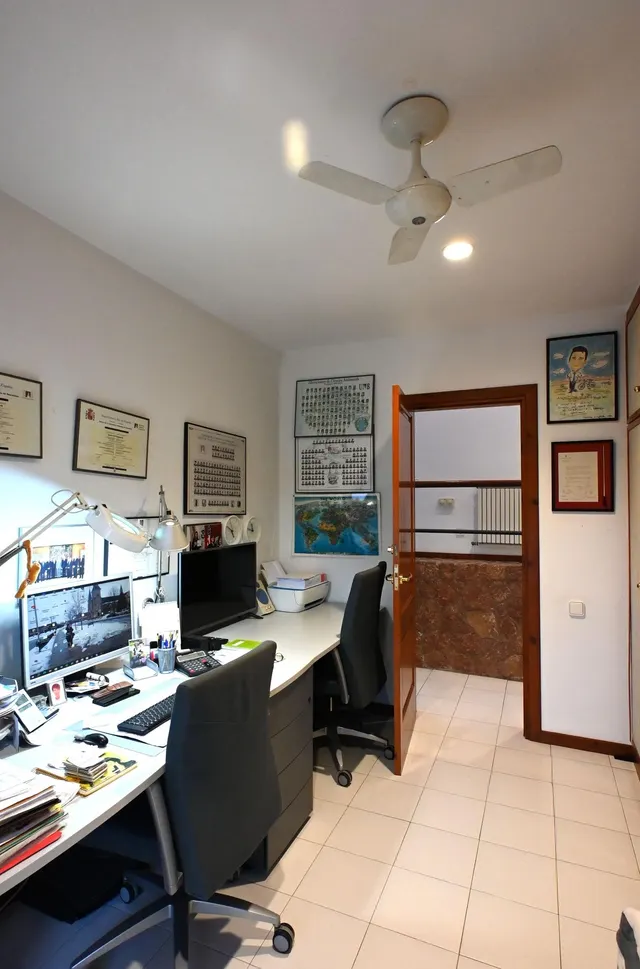 Chalet exclusivo en Tortosa con vistas a Els Ports, piscina y jardín privado — 21