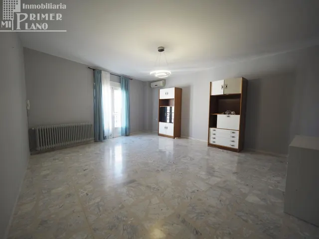 Amplia Casa en el Corazón de Tomelloso - €290,000 — 9
