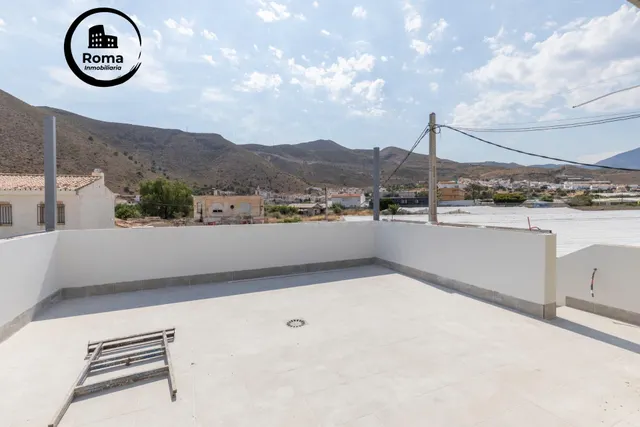 Estrena vivienda a 5 minutos de la playa en Castell de Ferro