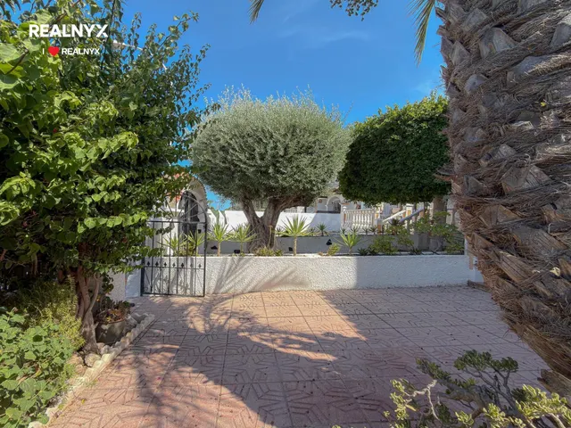 Novedad! Espectacular Bungalow con enorme terraza y ubicación privilegiada + Piscina comunitaria con zonas ajardinadas — 5