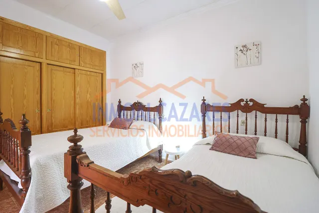 ¡A SOLO 1 MINUTO DE LA PLAYA! CÉNTRICO APARTAMENTO EN PRIMERA PLANTA DE 3 DORMITORIOS Y TERRAZA CON VISTAS AL MAR, EN LOS ALCÁZARES, MURCIA. — 23