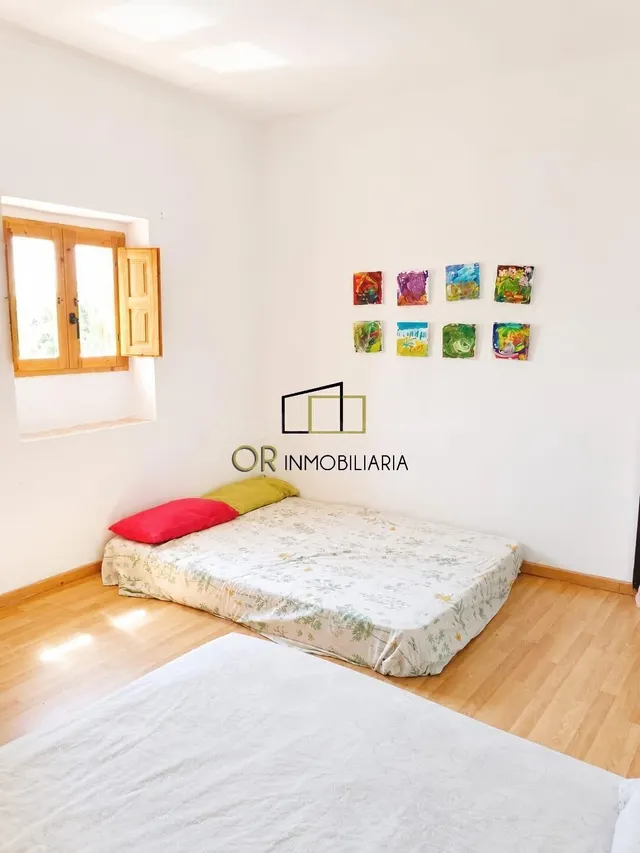 Casa a tres vientos con 4 habitaciones y parcela rústica de  - foto 4