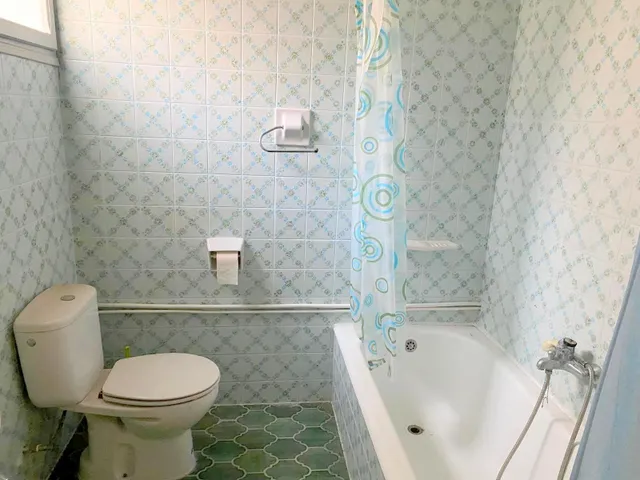 AMPLIA VIVIENDA CON PATIO Y GARAJE — 11