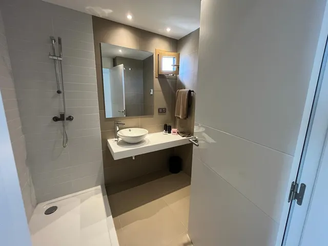 Se vende preciosos apartamento en Poniente con 2 dormitorios, 1 baño, parking y trastero — 14
