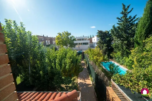 Adosado en montecanal — 38