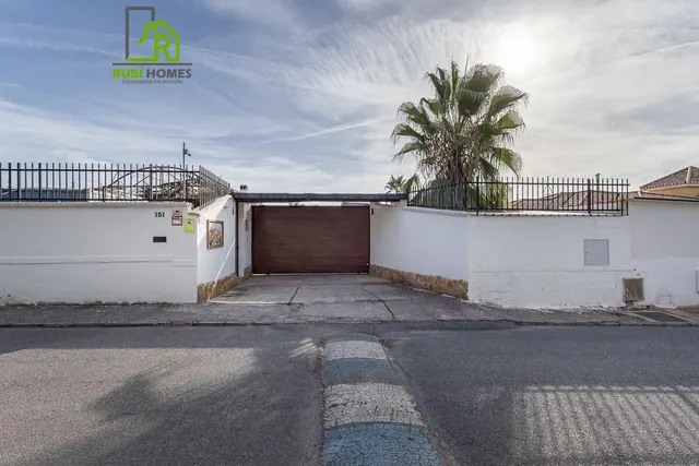 Chalet independiente con pozo propio y placas solares — 10