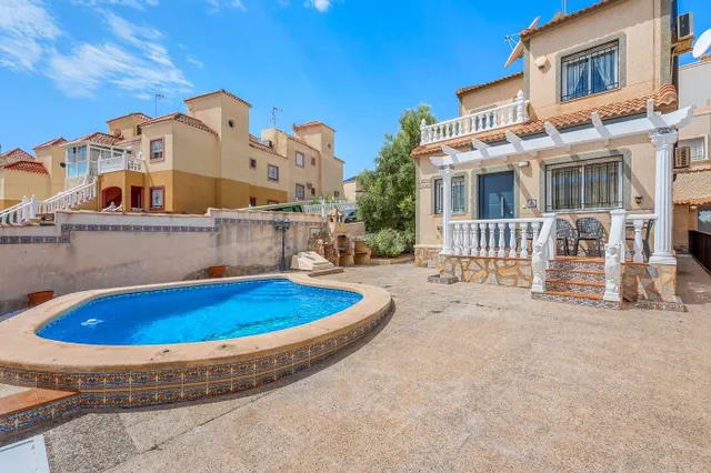 CASA DE 3 DORMITORIOS 2 BAÑOS EN SAN MIGUEL DE SALINAS ( ALICANTE ) — 3
