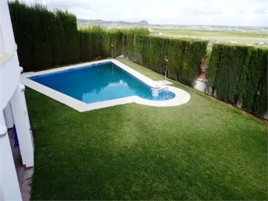 ¡fantástica casa de 3 plantas con loft y piscina en Posadas! — 7