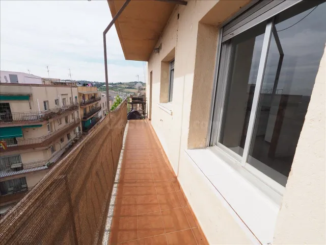 SE VENDE PISO EN TERRASSA, ZONA LA MAURINA - foto 3