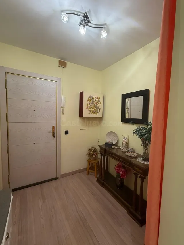 Amplio piso de 4 habitaciones con balcón, ascensor y excelen - foto 4