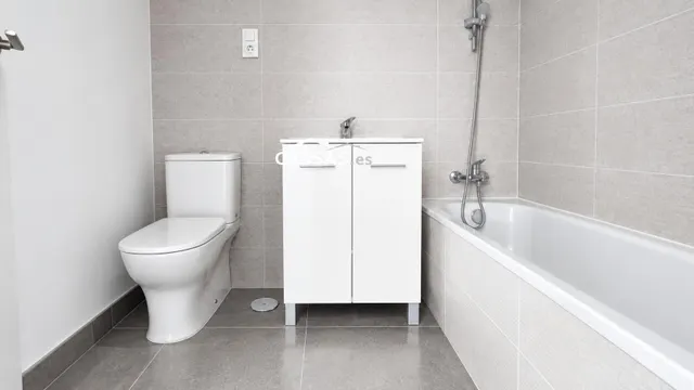 ALOVERA - Obra nueva. Ático con terraza de 10 m2, 3 habitaciones, 3 baños, 2 plazas de garaje, Trastero y piscina. — 23