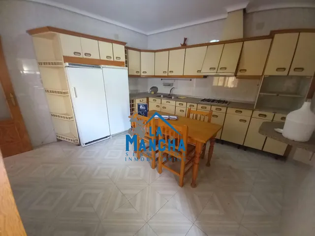 *95.000€* inmobiliaria la mancha vende preciosa casa de 3 habitaciones en el pueblo de Barrax ( Albacete ). — 32