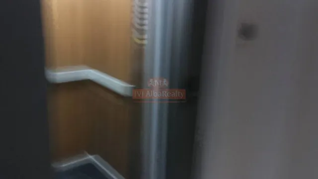 SE ALQUILA O SE VENDE ENTREPLANTA EN LA MEJOR CALLE DE ALBACETE — 19
