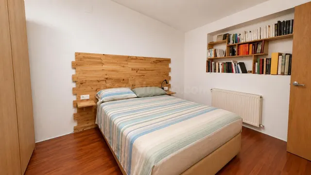 Casa con dos viviendas independientes y garaje en Llançà — 8