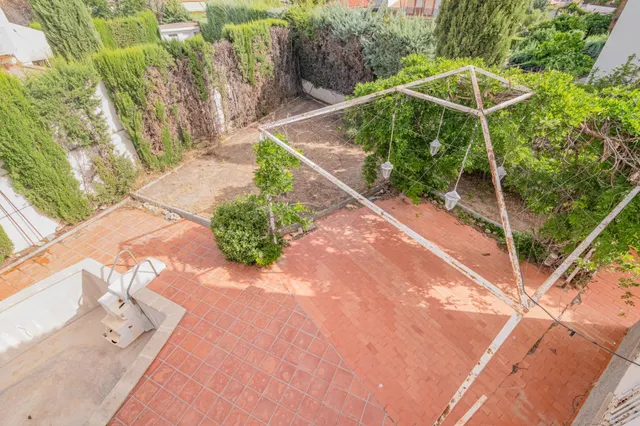 Chalet independiente en esquina en una zona muy buena de Huétor Vega — 33