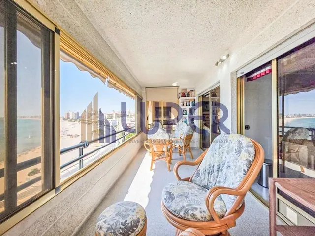 Espectacular vivienda en primera línea de Playa Muchavista c - foto 4