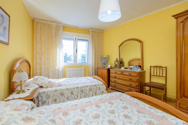 LUZ, CUATRO habitaciones ,TERRAZA Y TRASTERO EN UNA DE LAS MEJORES ZONAS DE OVIEDO — 20