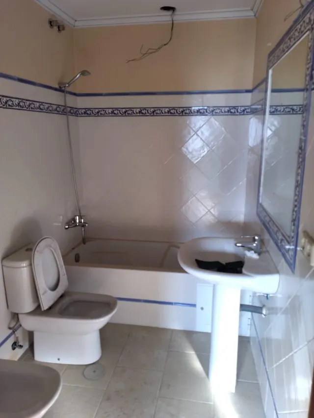 PISAZO CON BUHARDILLA — 8